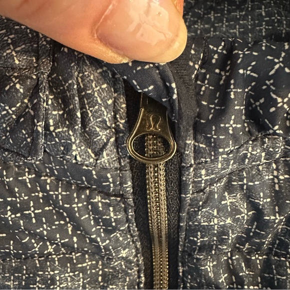 Lululemon Spring Fling Sashiko Cross Inkwell Ghost Goosedown Puffy Vest - Picture 5 of 15